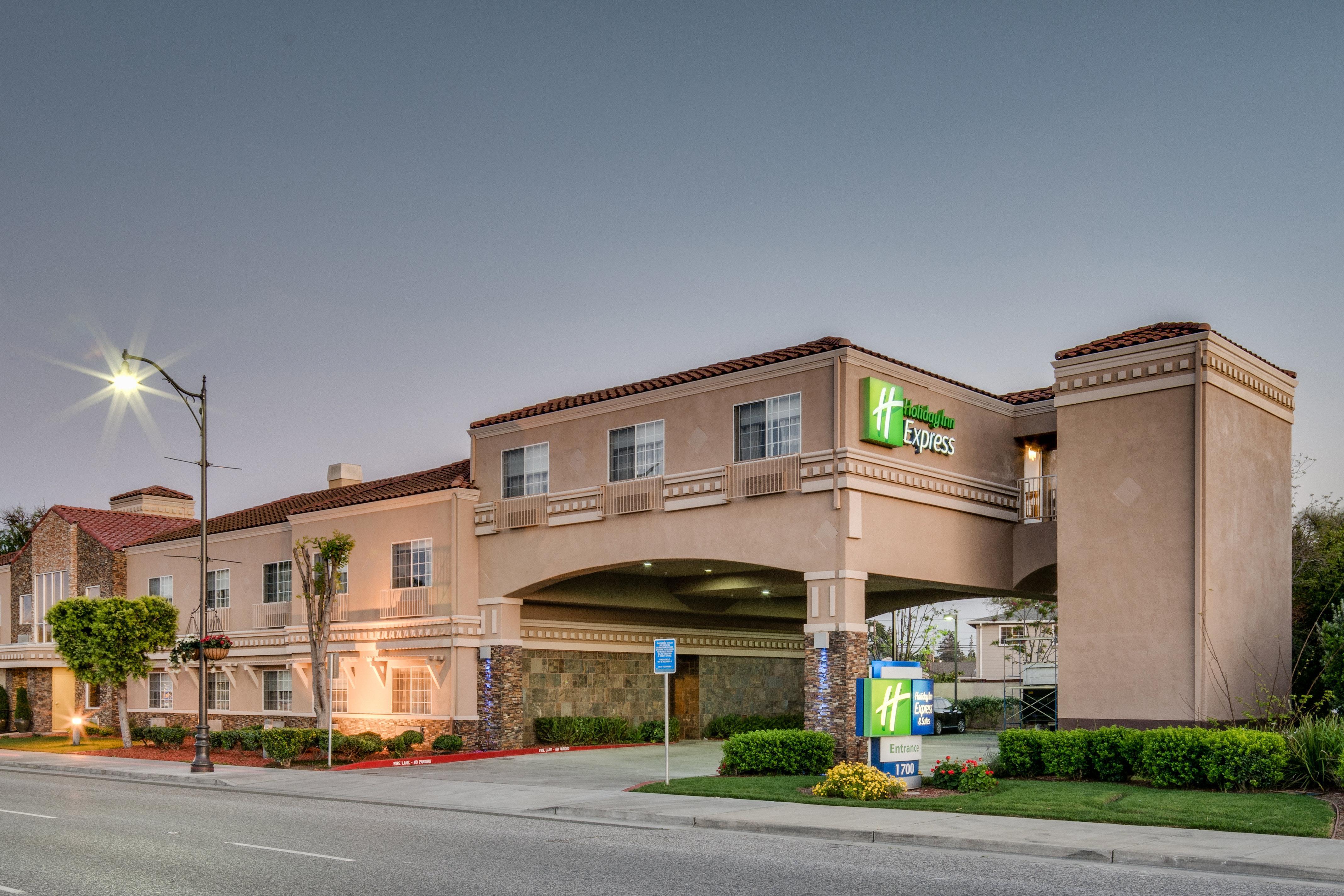 Holiday Inn Express & Suites Santa Clara By Ihg Екстериор снимка