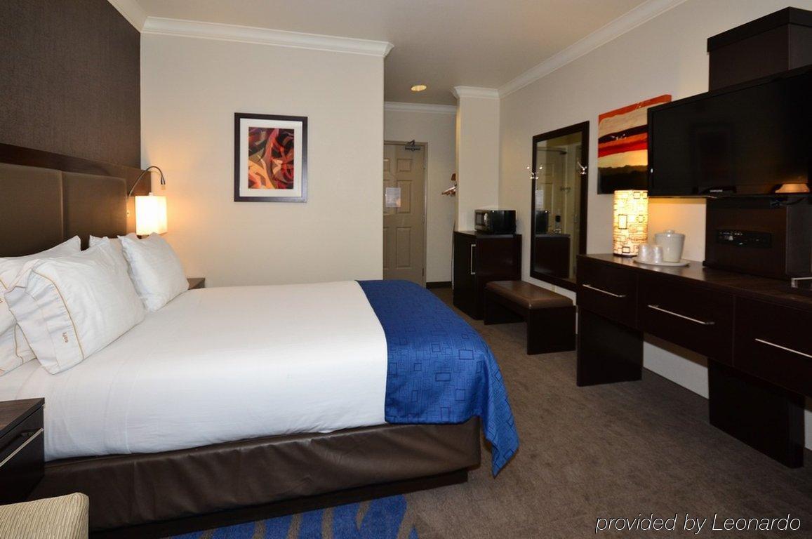 Holiday Inn Express & Suites Santa Clara By Ihg Стая снимка