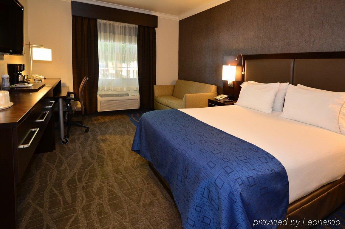 Holiday Inn Express & Suites Santa Clara By Ihg Стая снимка